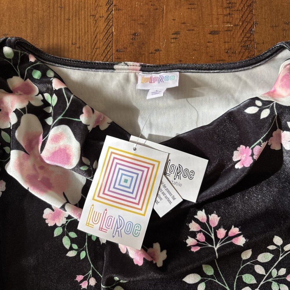 lularoe black velvet Blouse Pink Floral Catherine Size Large NWT - Picture 3 of 6